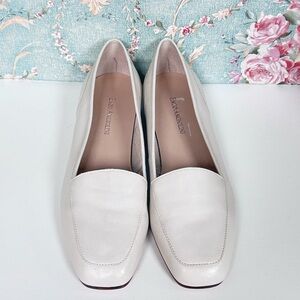 ENZO ANGIOLINI Cream Loafers